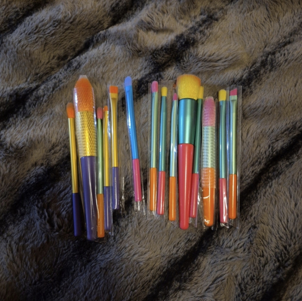 MI LOS ANGELES 14 PIECE BRUSH SET